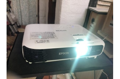 Sửa bóng đèn máy chiếu Epson chính hãng giá rẻ